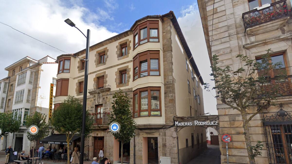 Un incendio obliga a evacuar un edificio de Reinosa, con un atendido por inhalar humo