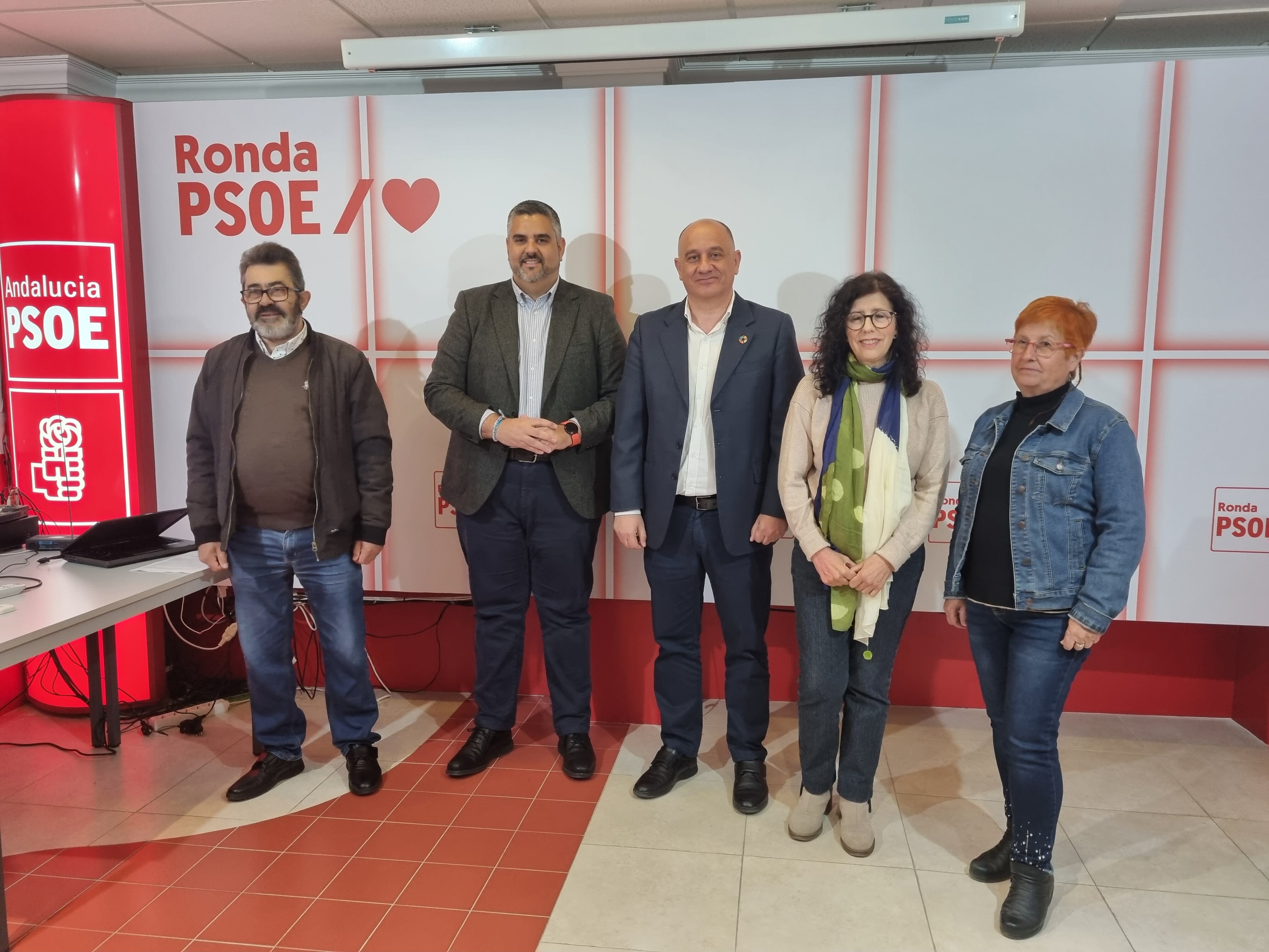 Imagen de la reunión mantenida entre el PSOE y la plataforma ciudadana