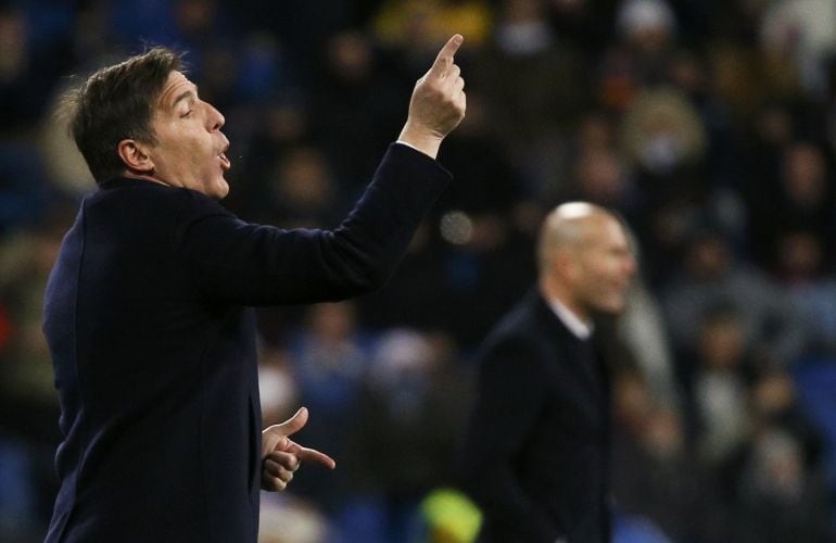 Berizzo da indicaciones a sus jugadores