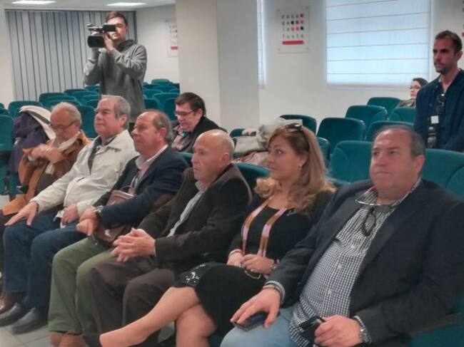 Asistentes y miembros de las comisión del 90 aniversario