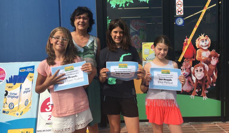 Moment del lliurament de premis a la botiga Bureau Vallee. 