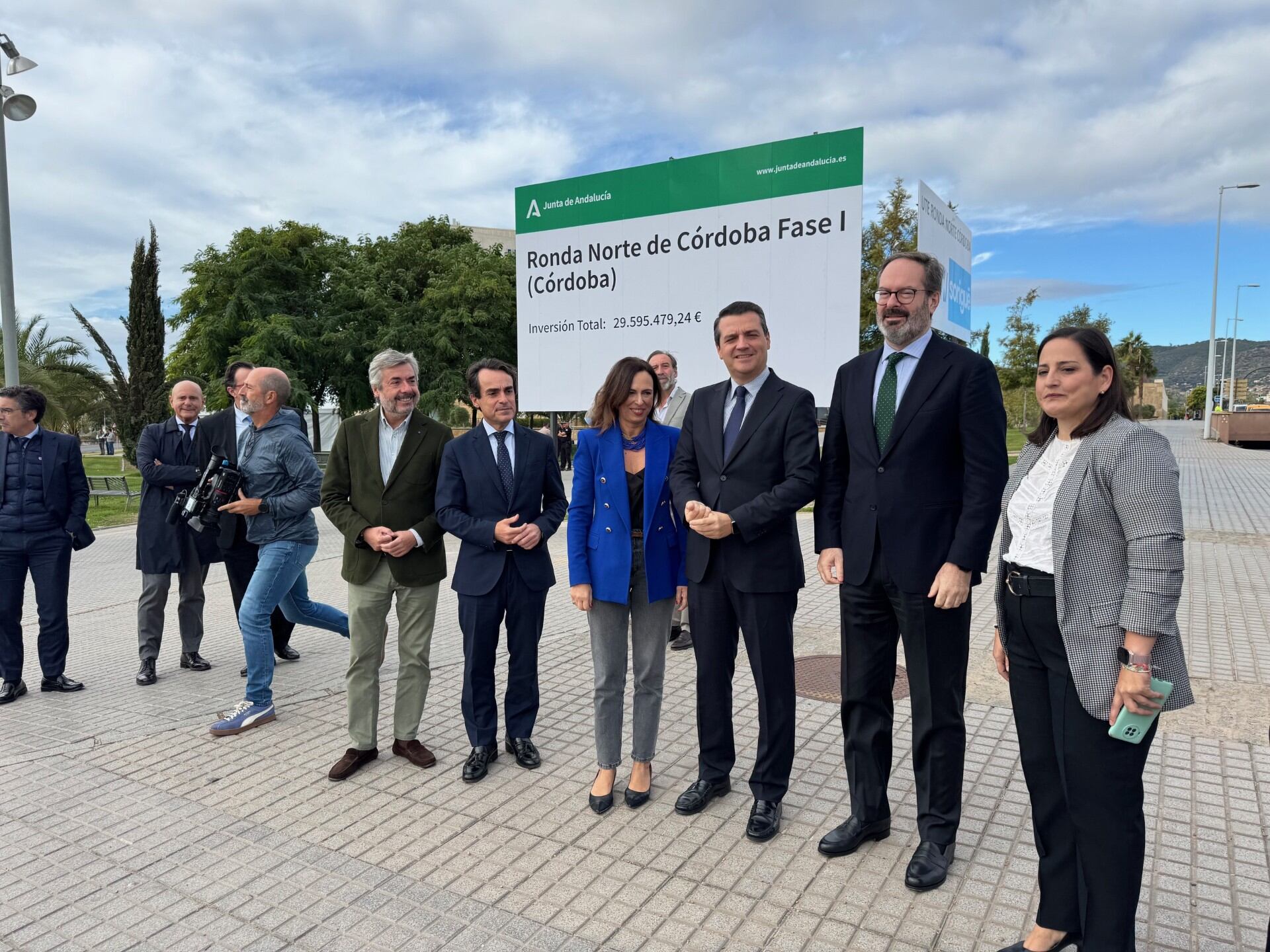 Autoridades presentes en el inicio de las obras de la Ronda Norte de Córdoba