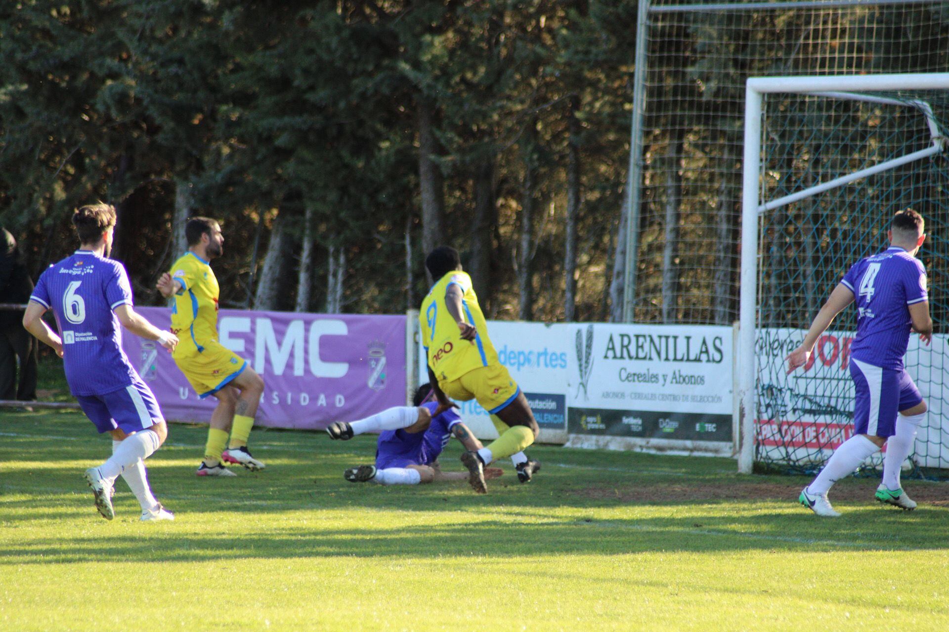 El tanto con el que la Arandina abrió el marcador en propia puerta de Riki