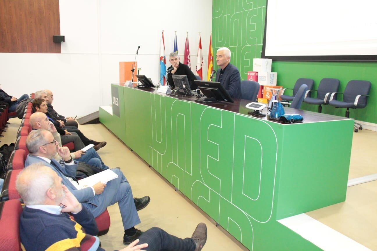 Un momento de la jornada en el centro de la UNED de Ponferrada