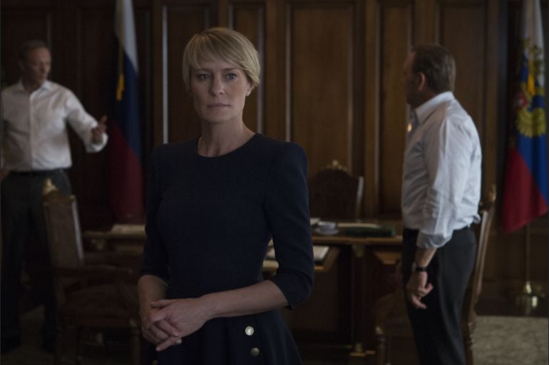 Fotograma de la tercera temporada de &#039;House of cards&#039; con Robin Wright y Kevin Spacey 