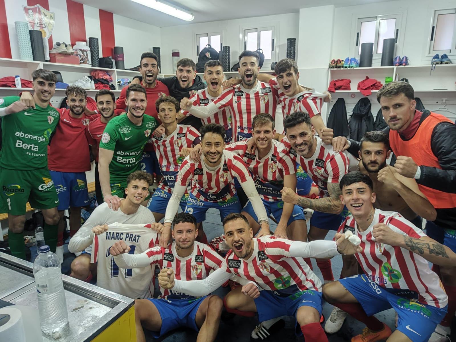 La UD Barbastro celebra la victoria