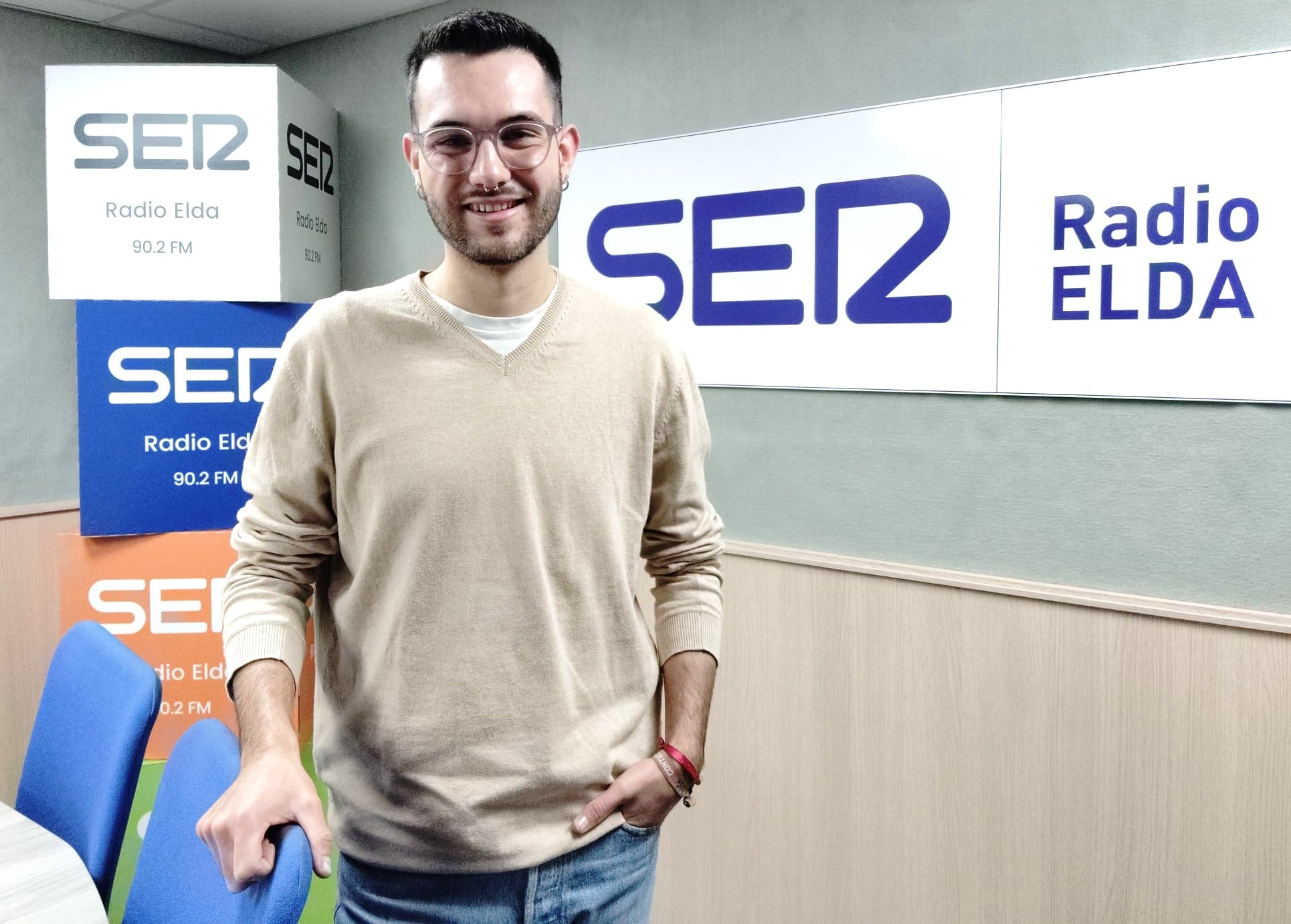 Marcos, en el Estudio de Radio Elda SER.