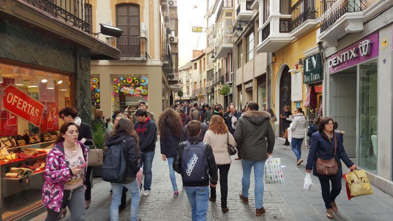 Campaña de Rebajas en una céntrica calle de Granada