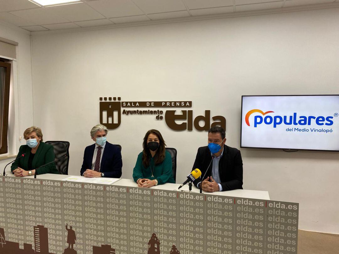 Momento de la rueda de prensa, ayer en Elda