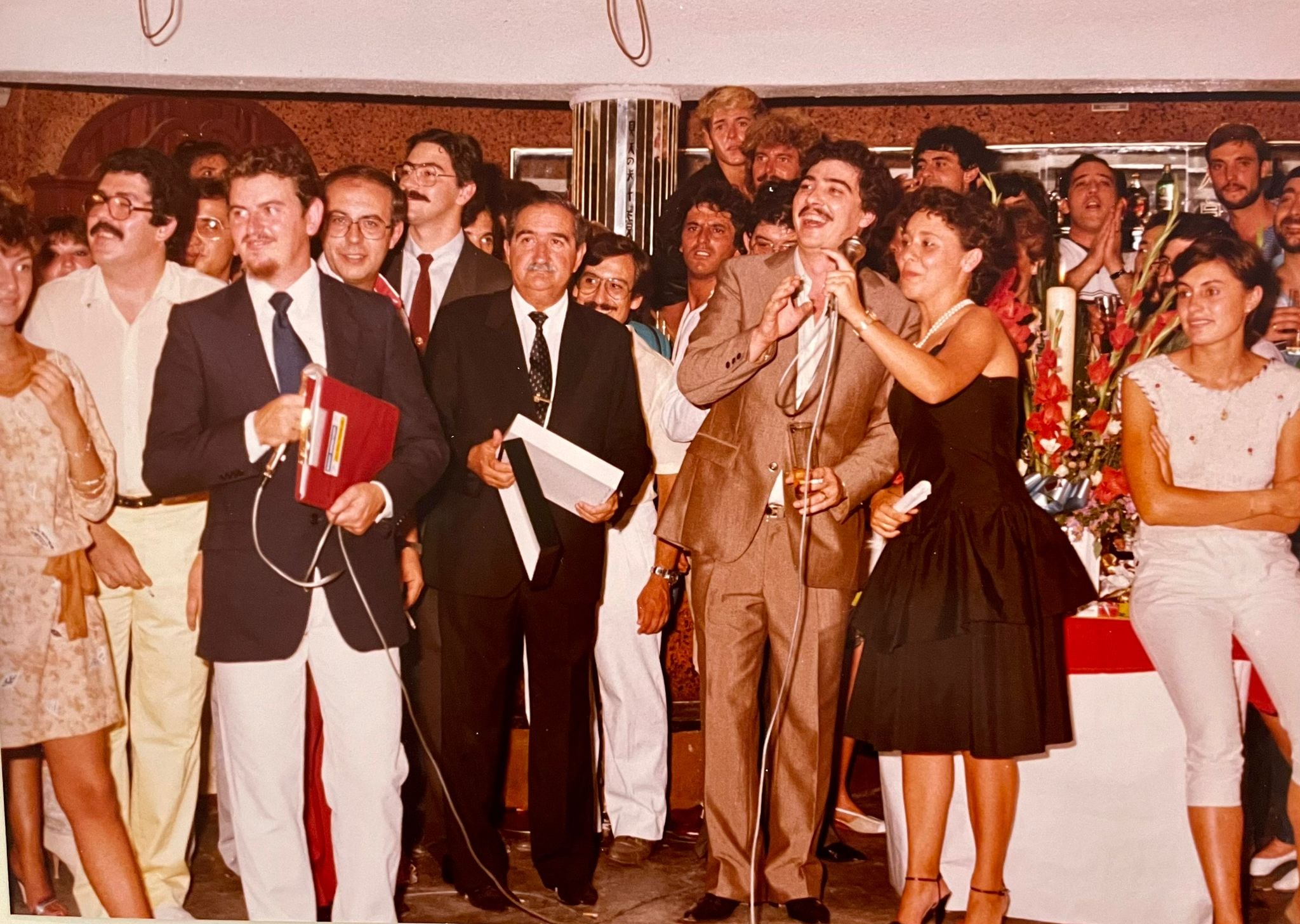 Celebración del primer aniversario de Radio Benidorm en 1983