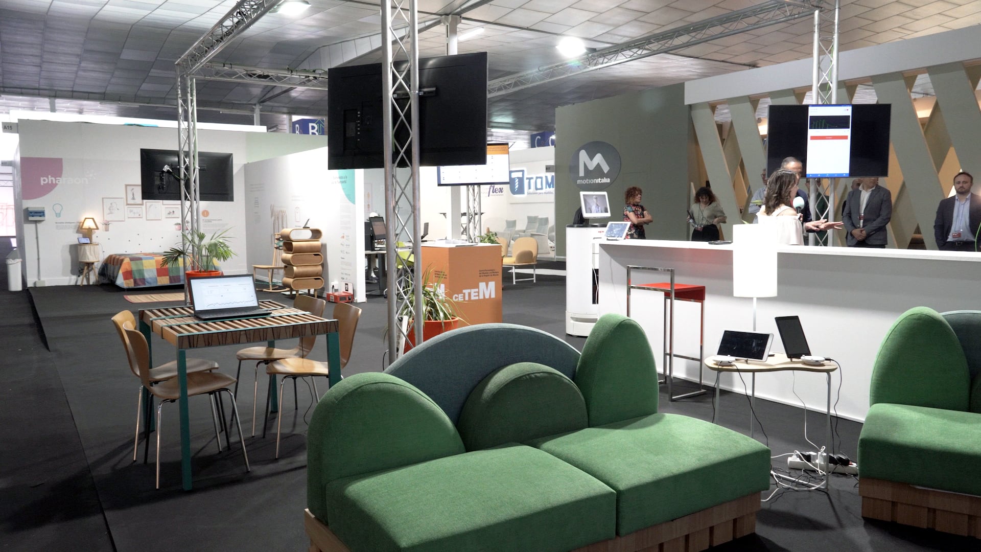 El Centro Tecnológico del Mueble (CETEM) ha dado a conocer el funcionamiento de un hogar asistencial en la Feria del Mueble de Yecla: &quot;eHealth Home: el hogar del futuro&quot;.