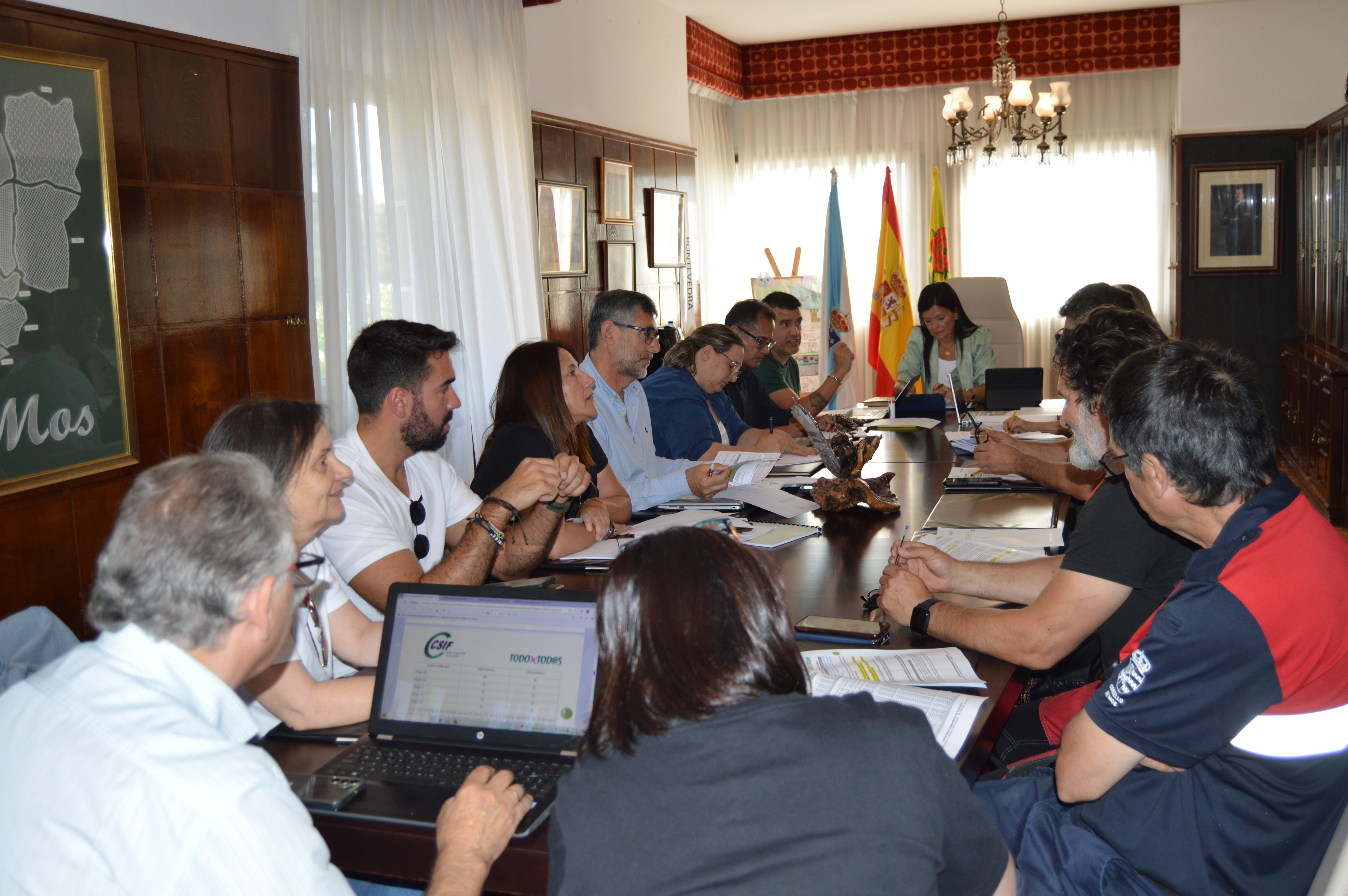 Reunión para la negociación sobre los RPT en el concello de Mos