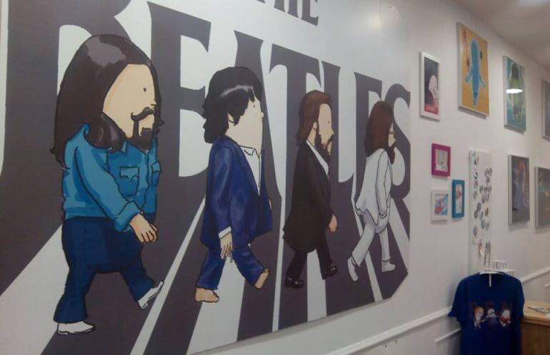 Una de las paredes de la tienda. 