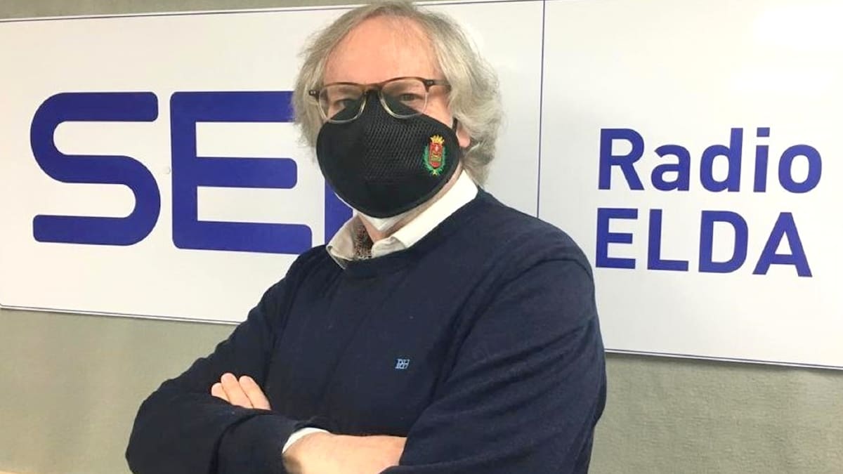 Editorial José Mateos, concejal no adscrito, en el Ayto. de Elda