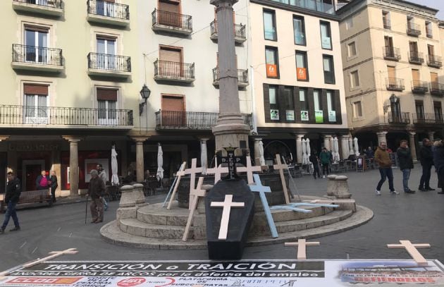 Plaza del Torico de Teruel durante la protesta de los trabajadores de la Térmica de Andorra y de las subcontratas