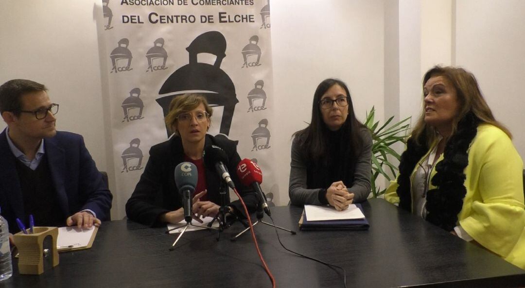 Representantes de la Asociación del Centro de Elche