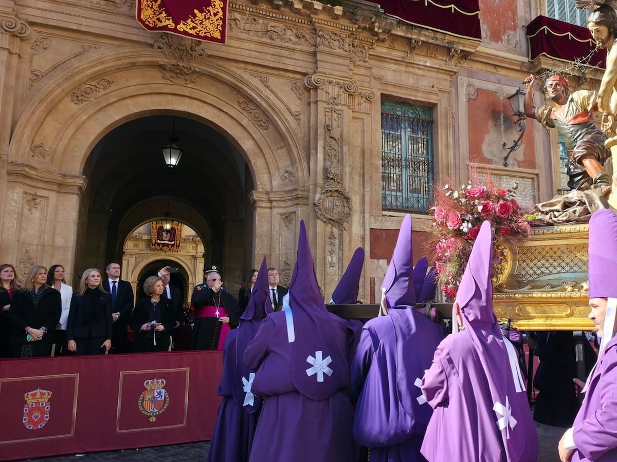 Los Salzillos toman las calles de Murcia en este Viernes Santo