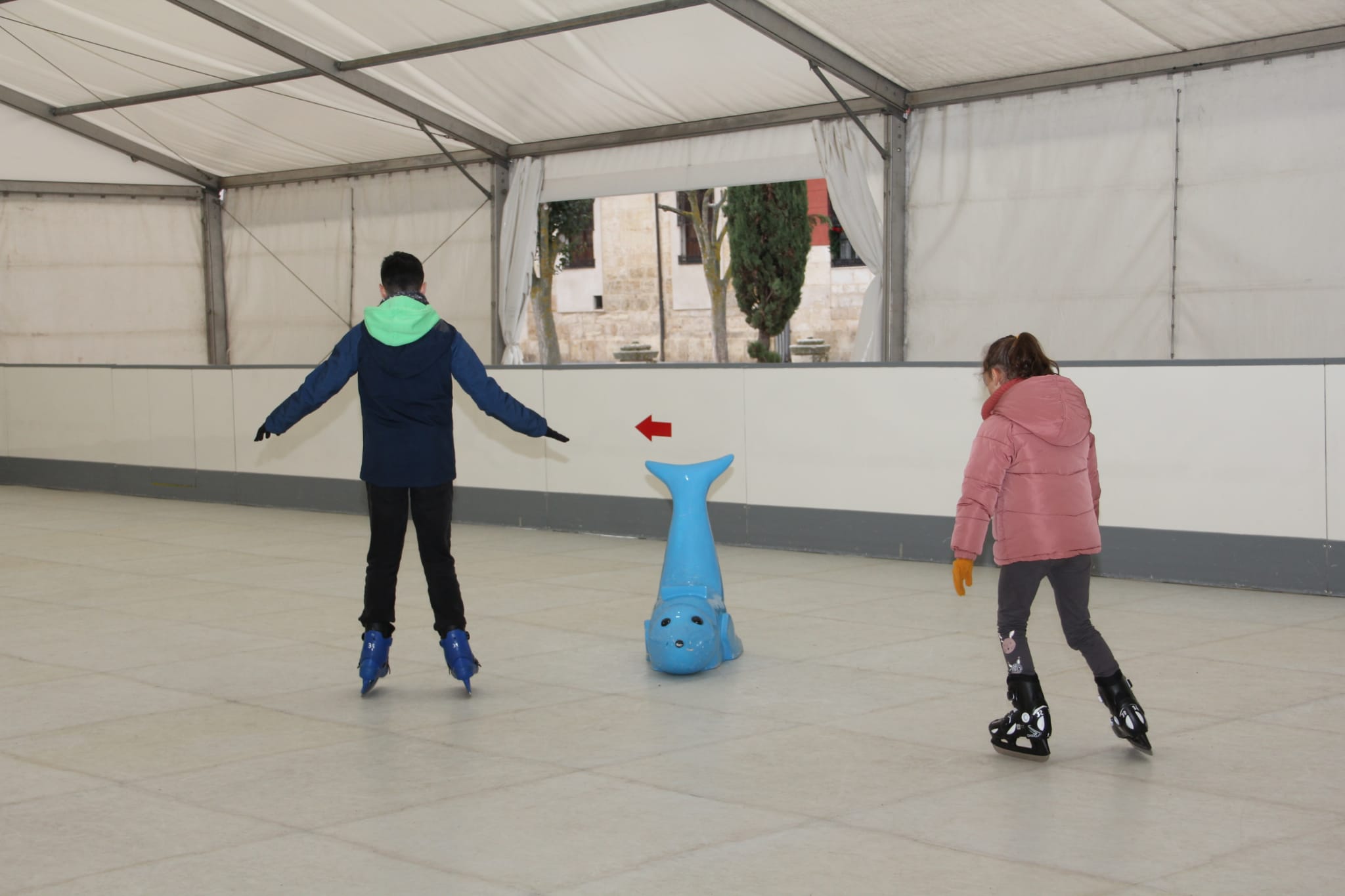 Palencia estrena pista de hielo en la Plaza de la inmaculada