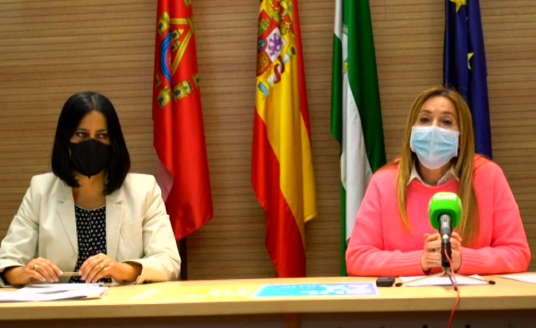 Las concejalas de Cultura y Educación del Ayuntamiento de Baza, Maribel Cano y Yolanda Fernández