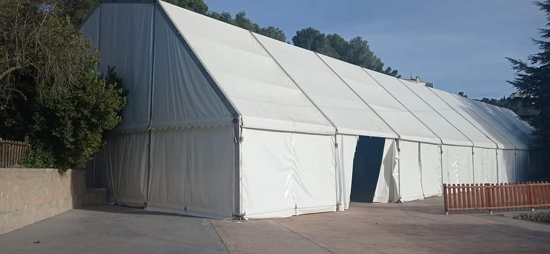 Exterior de una carpa