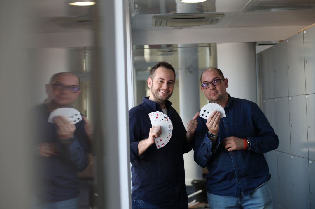 Jorge Blas y Nacho Ares en los pasillos de Radio Madrid