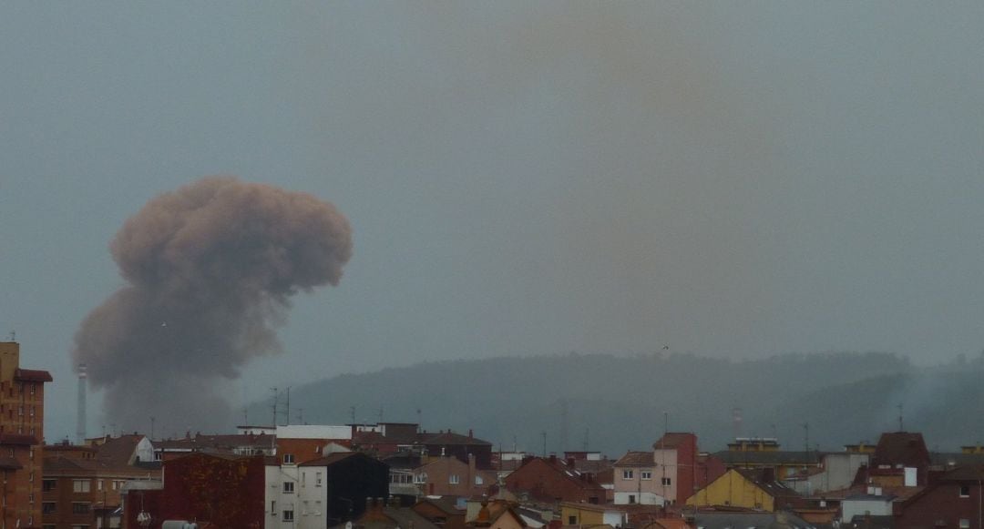 Nube de contaminación en Gijón