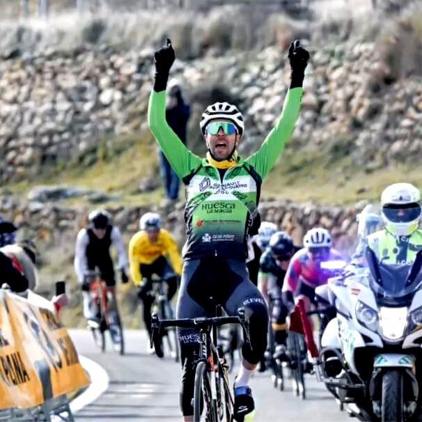 Jonás Sancho del equipo Huesca La Magia - Renault Auto Cuatro entrando en meta