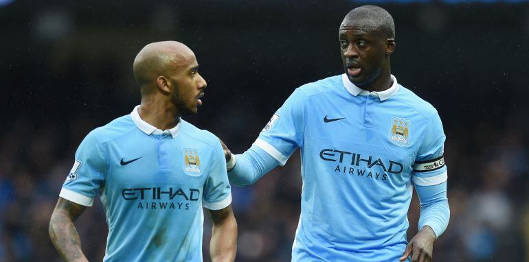 Yaya Toure con Fabian Delph