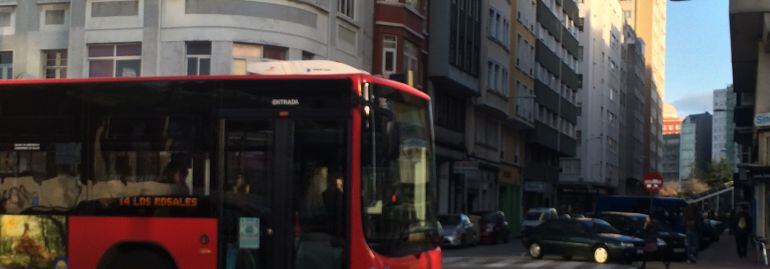 Bus urbano pr las calles de A Coruña