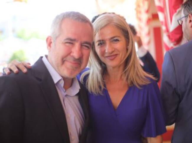 La consejera de cultura, Patricia del Pozo junto al director de contenidos de la Cadena Ser Andalucía, Diego Suárez.