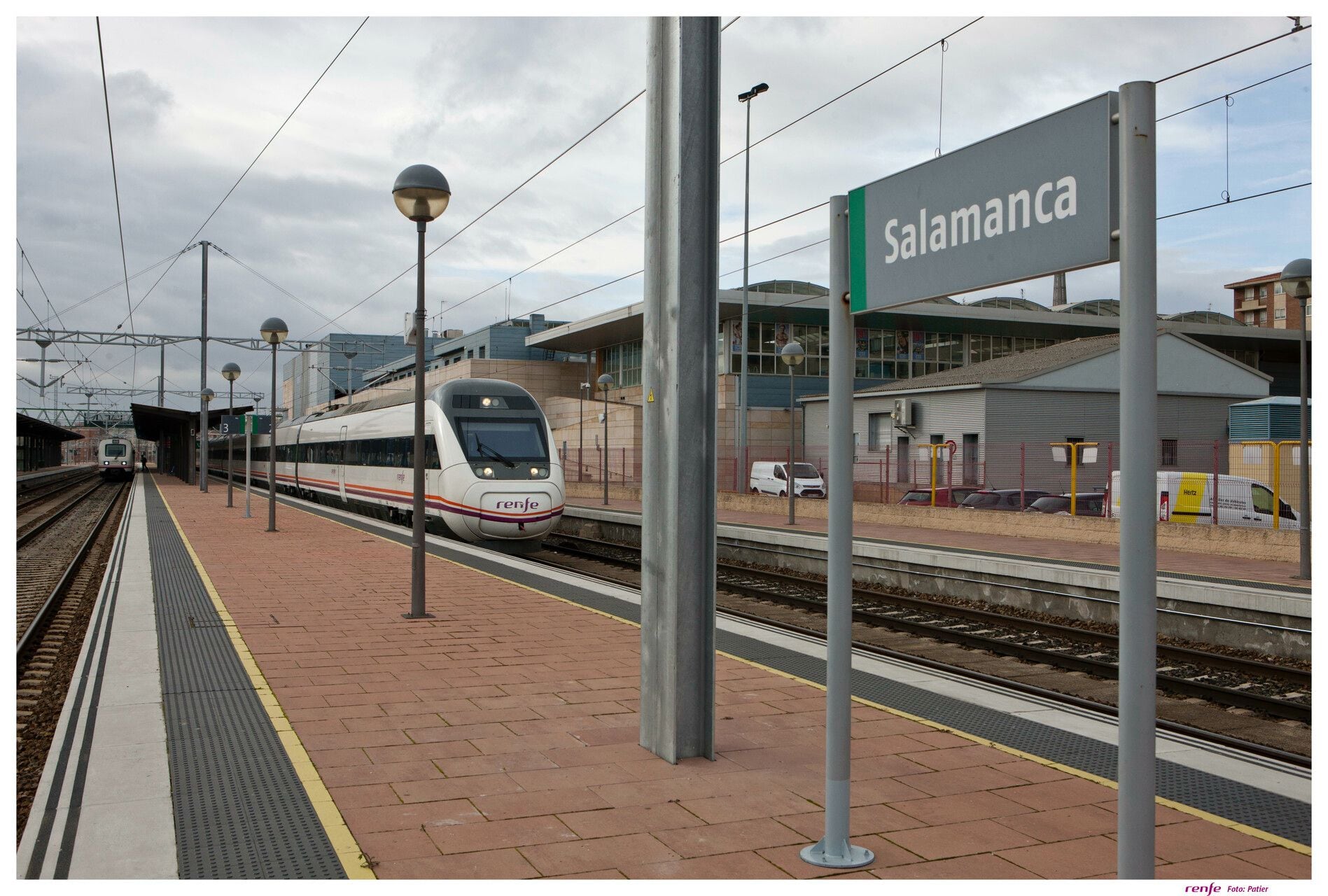 Imagen del tren que une Salamanca y Madrid