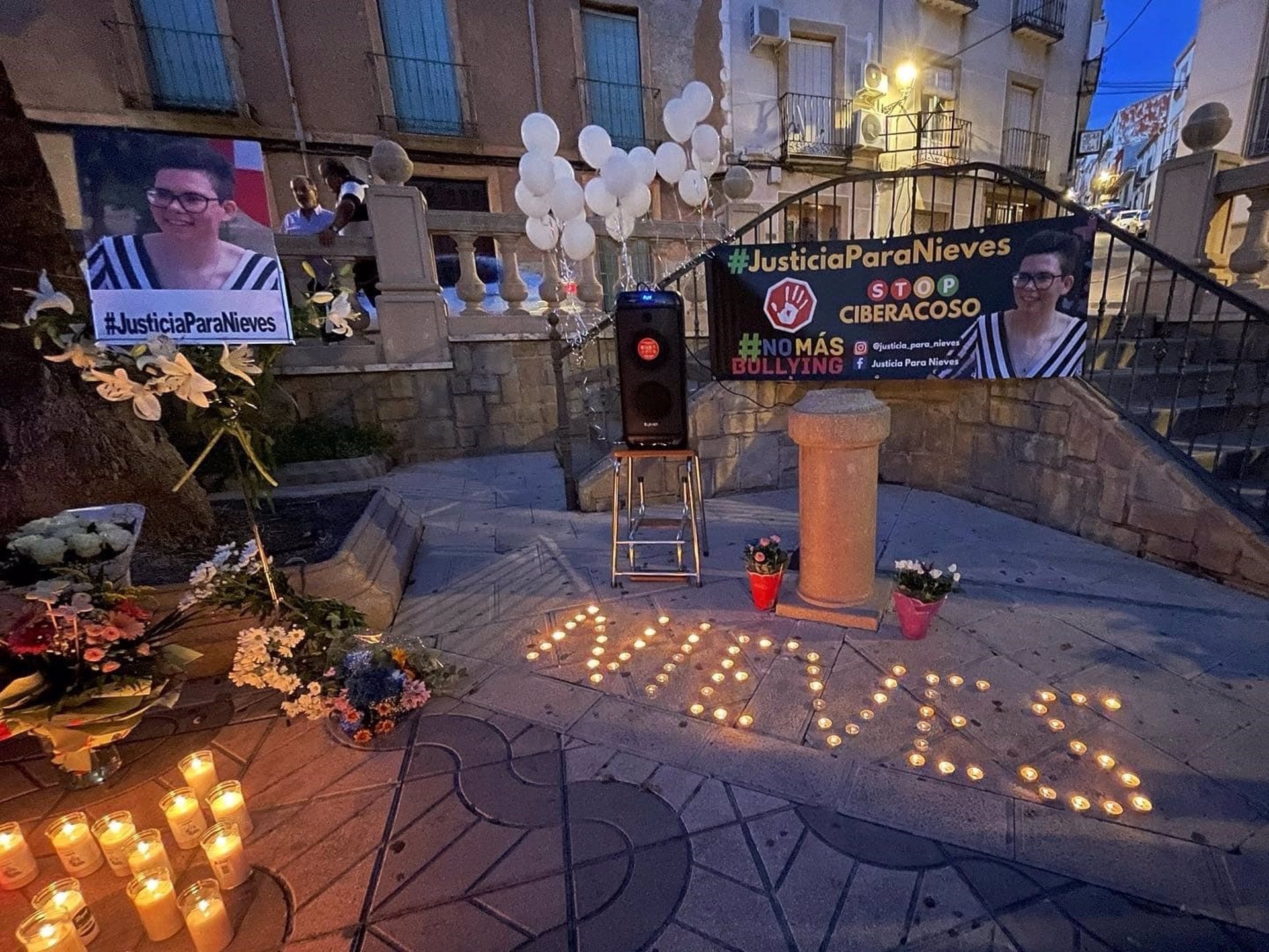 Acto para denunciar el ciberacoso que sufrió Nieves, la jóven de Navas de San Juan que se suicidó por este motivo