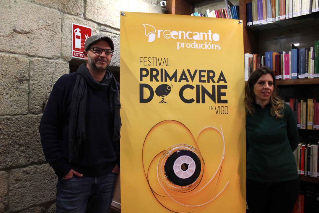 Juan de Castro, director del festival Primavera do Cine, y Carla Amado, directora del Instituto Camoes.