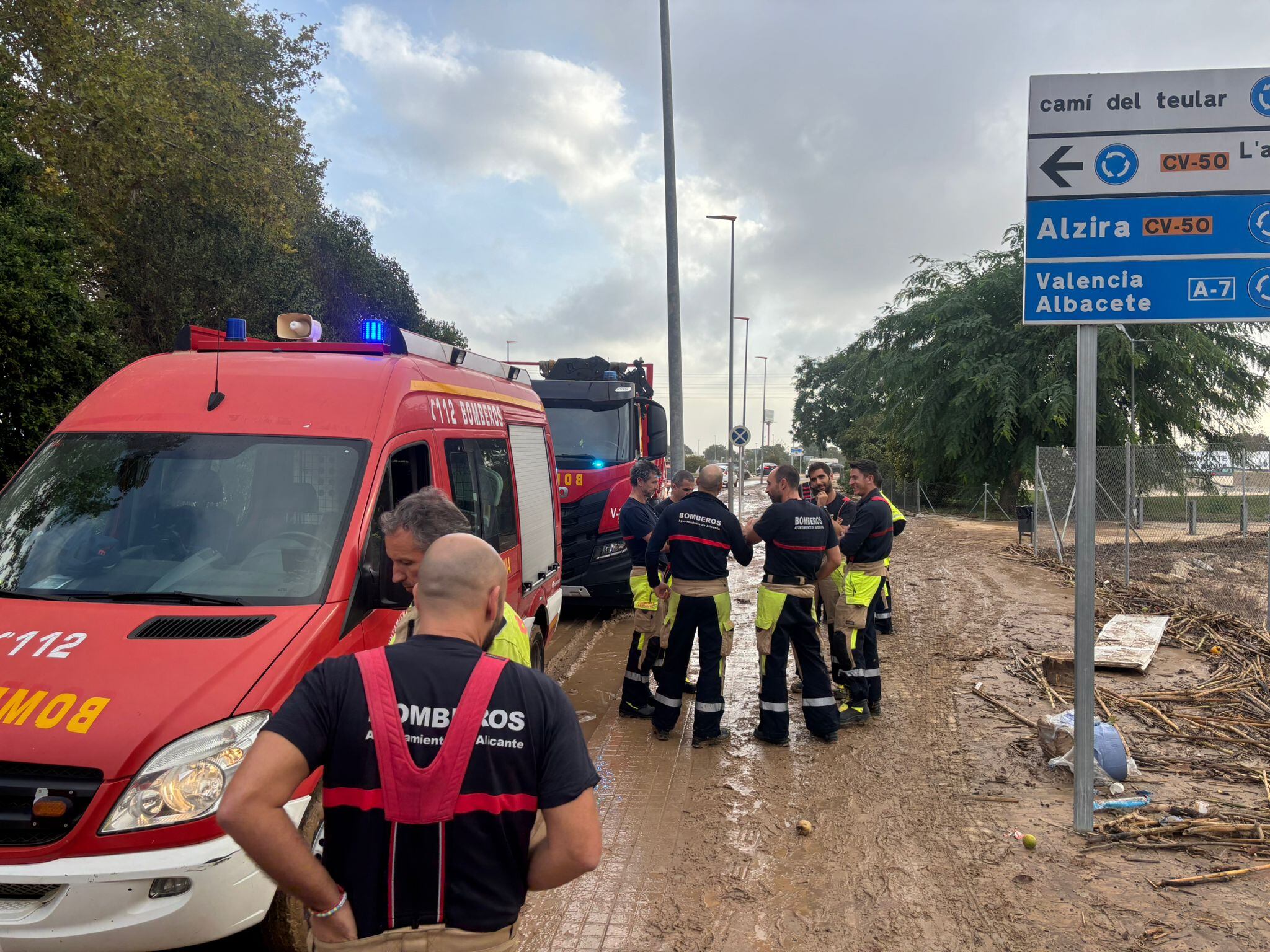 Efectivos del SPEIS de Alicante llegan a Valencia para ayudar tras el paso de la DANA