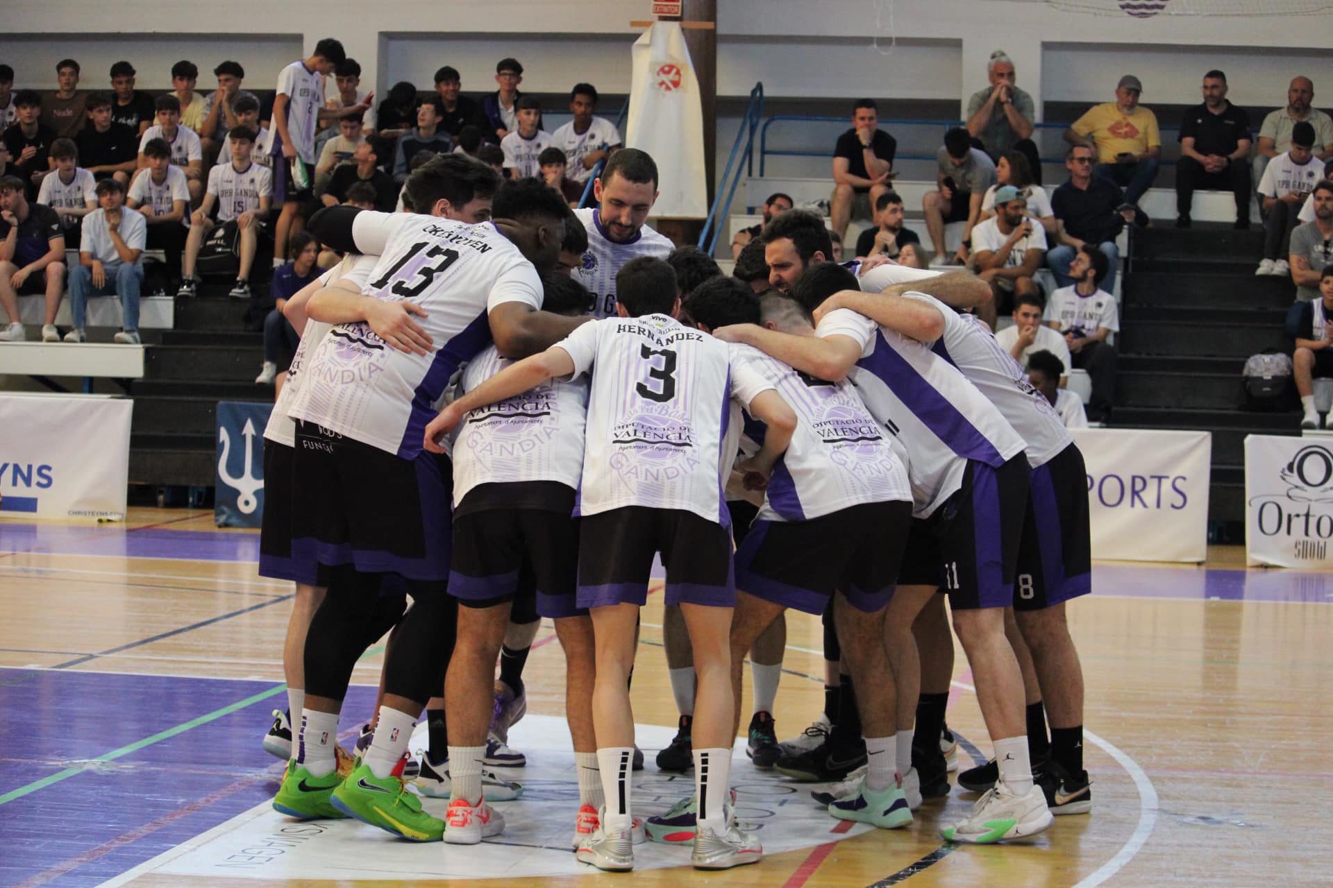 Los jugadores del UpB Gandia antes del partido