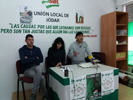 Momento de la rueda de prensa en la sede local del SAT