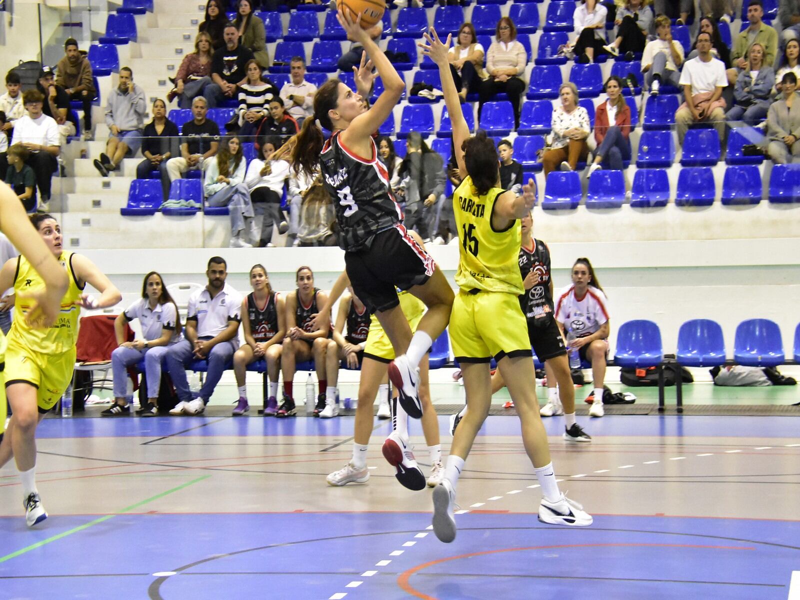 Lanzamiento a canasta del Magec Tías Lanzarote.