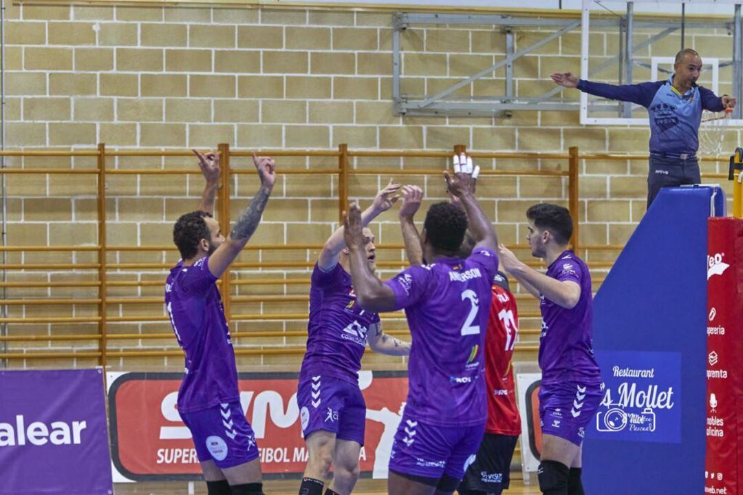 Celebración del equipo de Manacor.
