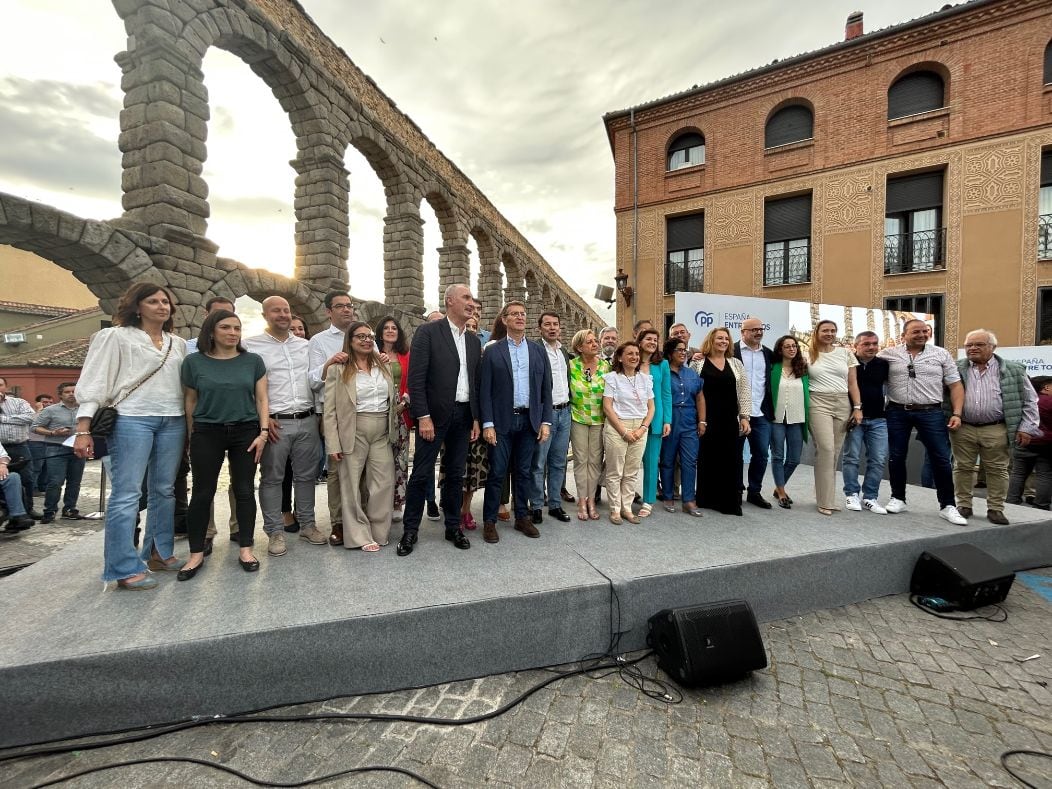 Feijóo respalda en Segovia a los candidatos del PP en Castilla y León