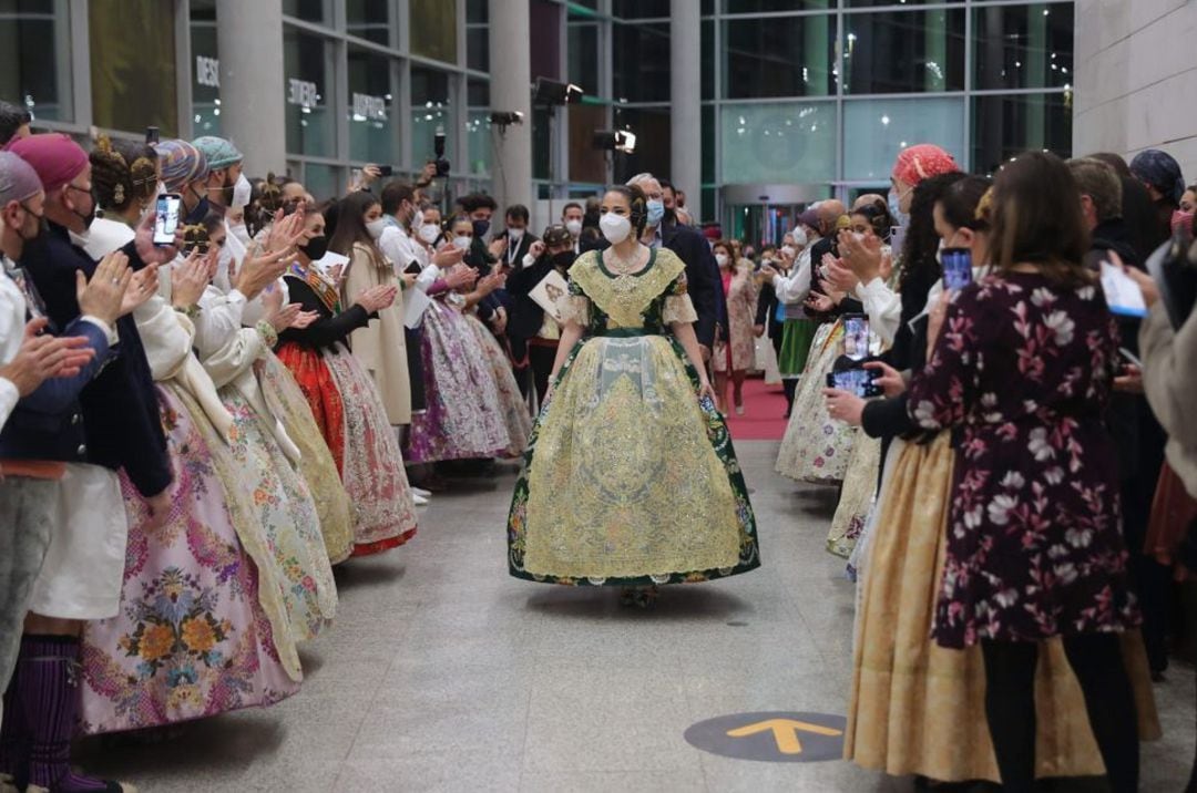 La fallera mayor de València, Carmen Martín, vivió este sábado su exaltación en el Palacio de Congresos de la ciudad. 