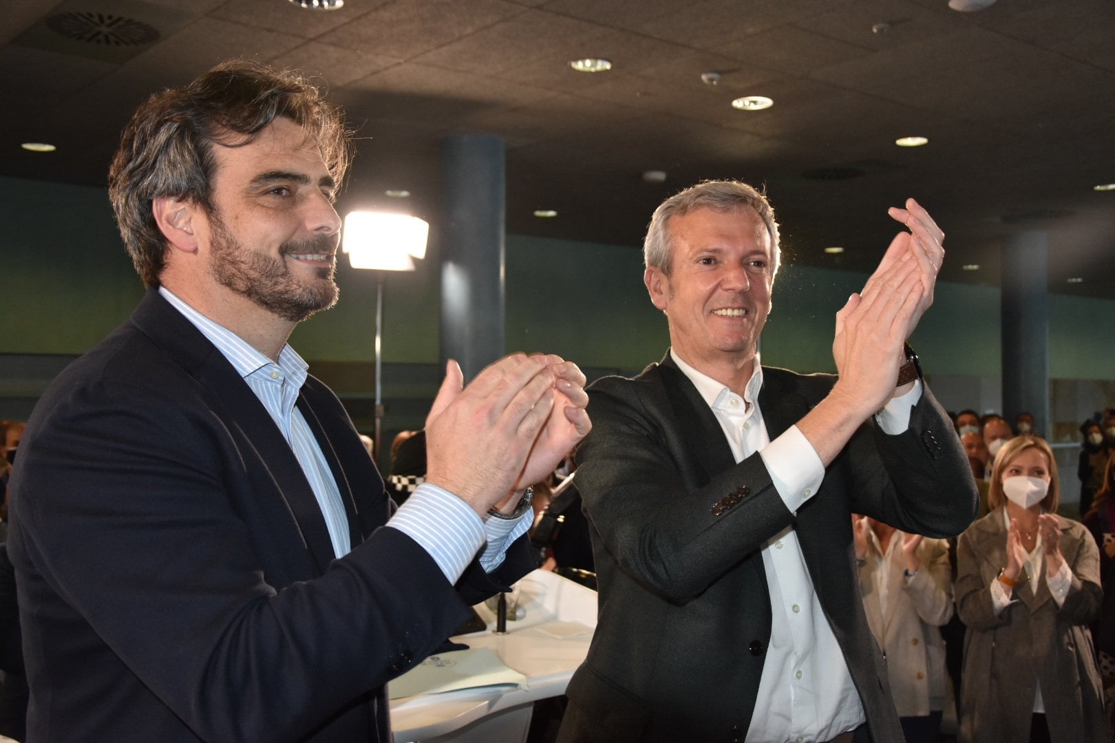 Diego Calvo y Alfonso Rueda, este lunes en A Coruña (foto: PP)