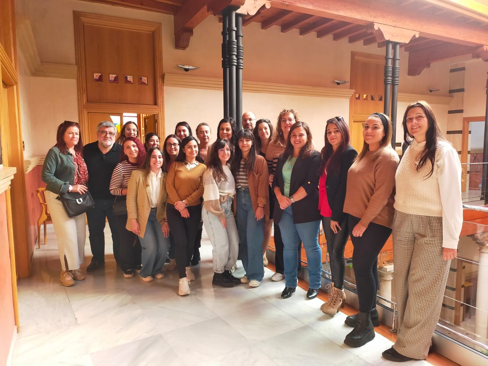 Participantes en la reunión de la Mesa Local de Coordinación de personas víctimas de trata en Jaén