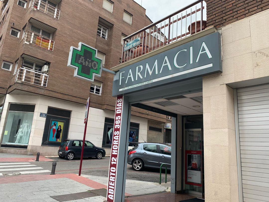 Farmacia en la calle Virgen del Amparo