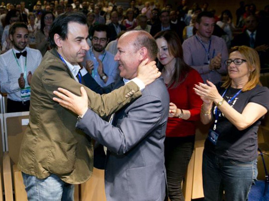 Martínez Maíllo pasa el testigo a José María Barrios como presidente provincial de la formación conservadora
