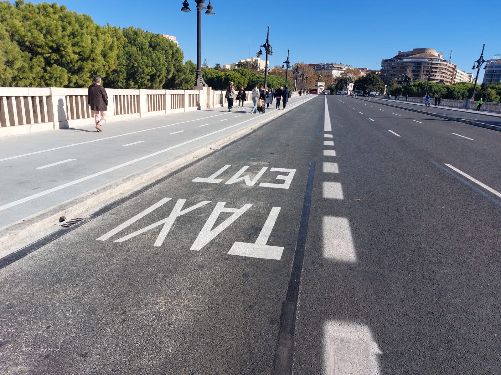 El Puente de Aragón de València tendrá un carril exclusivo para autobuses de la EMT y taxis