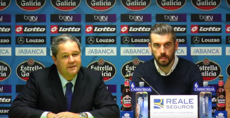 Pletikosa con Tino Fernández durante su presentación.