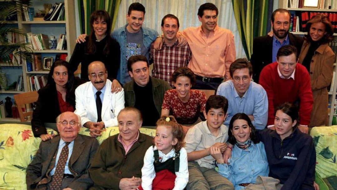 Foto del elenco que protagonizó la serie &#039;Médico de familia&#039;.