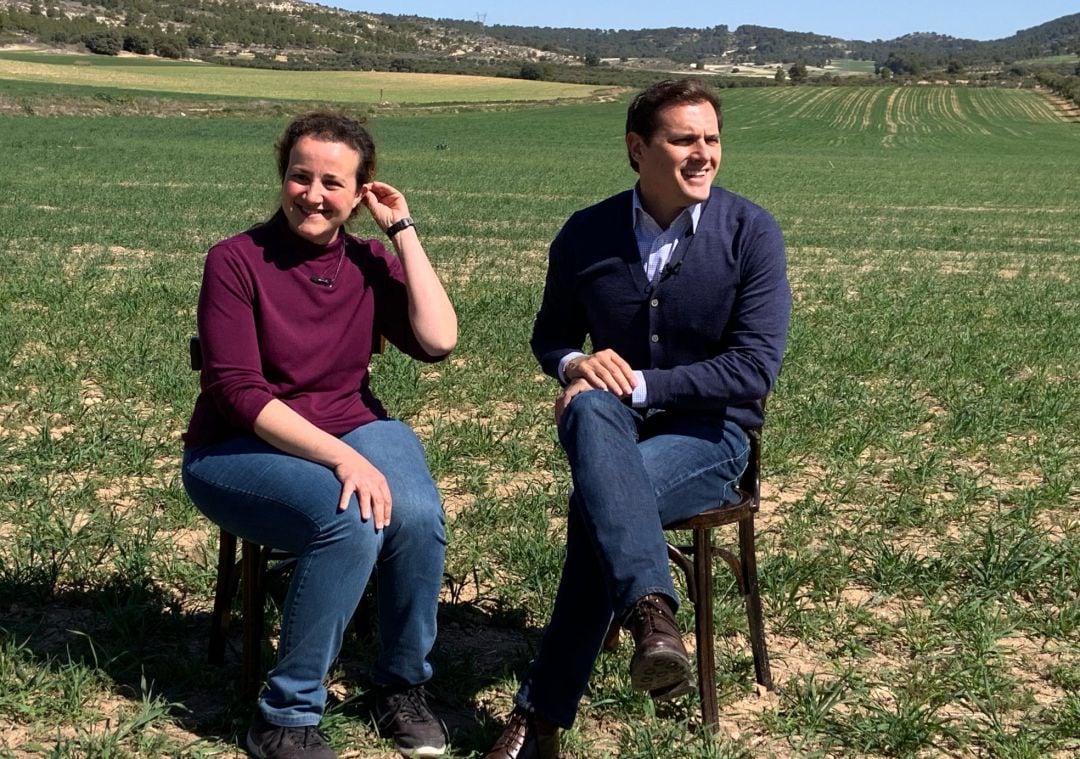 El presidente de Ciudadanos, Albert Rivera, y la candidata de Cs al Congreso de los Diputados por Guadalajara, María Ángeles Rosado.