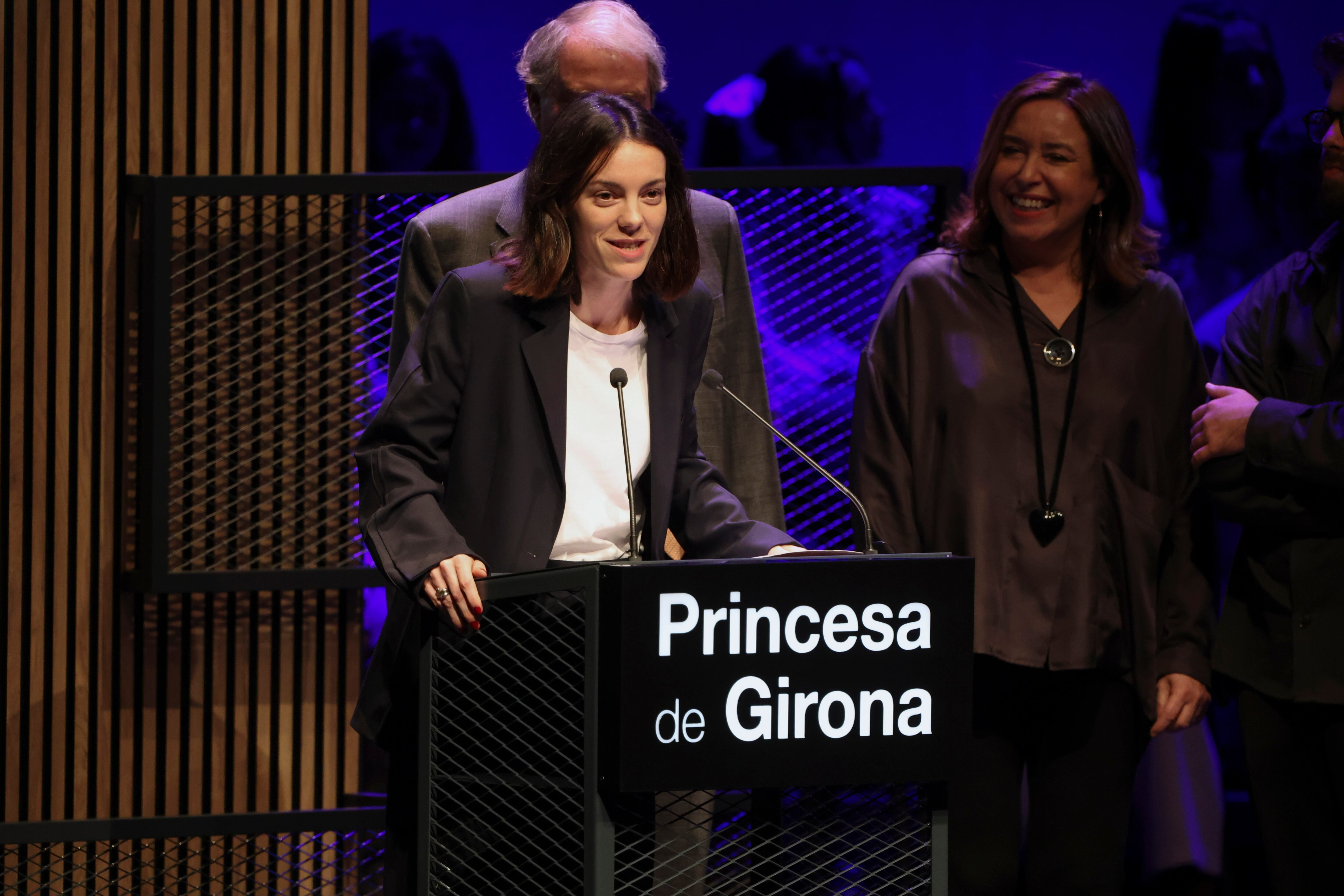 SALAMANCA, 20/02/2024.- Victoria Luengo,ganadora del Premio Princesa de Girona de Arte, interviene tras recibir el galardón que otorga la Fundación Princesa de Girona, este martes. EFE/JM García
