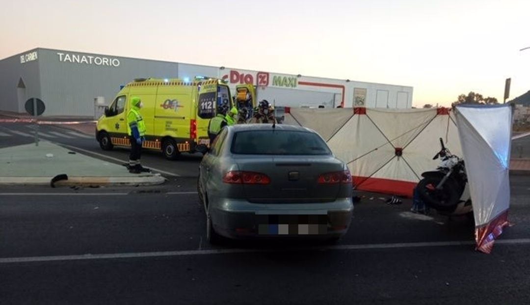 El accidente ha consistido en la colisión entre un coche y una motocicleta
